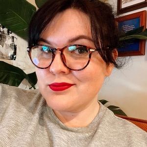 Meet your Posher, Lucy